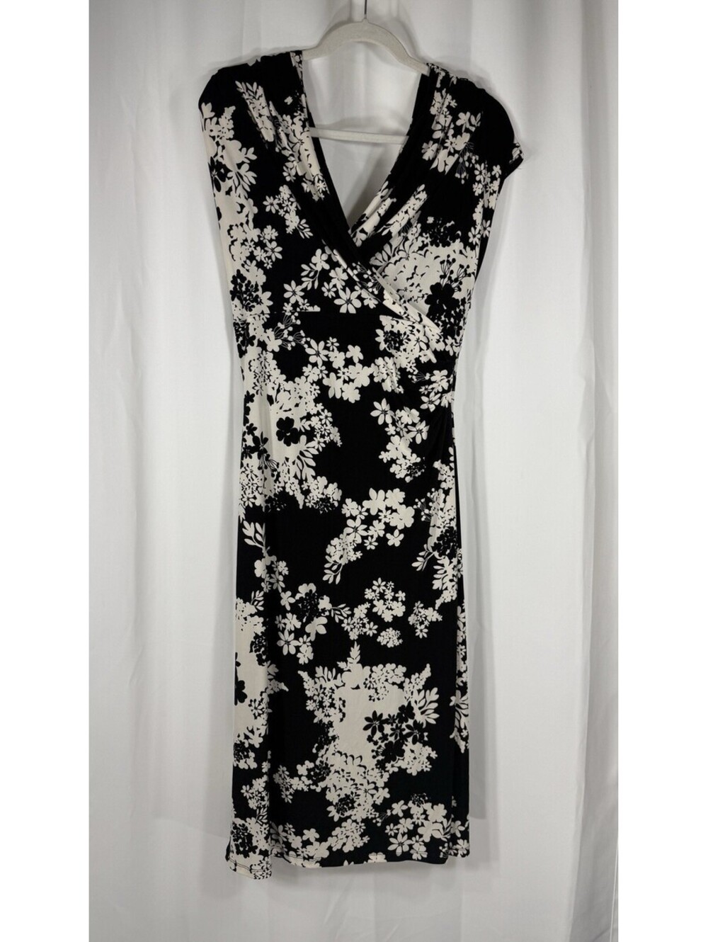 Maggy London Black Floral Faux Wrap Midi Dress 8 Ruched Sheath Cap Sleeve Work